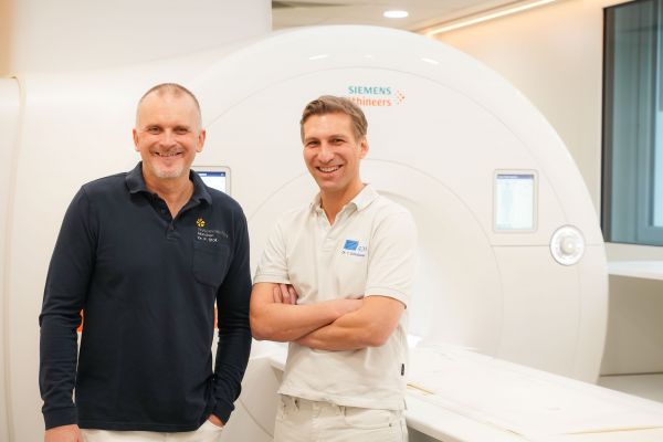Dr. Peter Stoll, Strahlentherapie Pasing, und Dr. Thomas Schloßbauer, Radiologisches Zentrum München (v.l.n.r.)